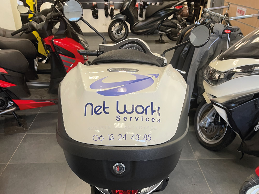 Realisations-communication-decoration-scooter-network-services