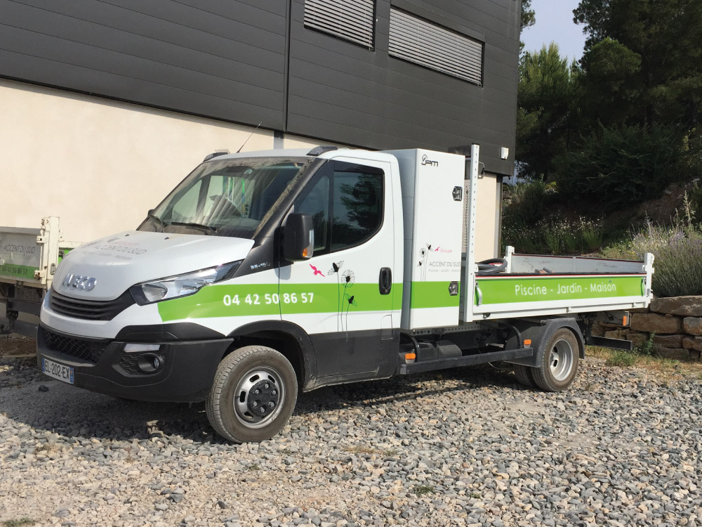 Realisations-communication-decoration-vehicule-accent-du-sud-2