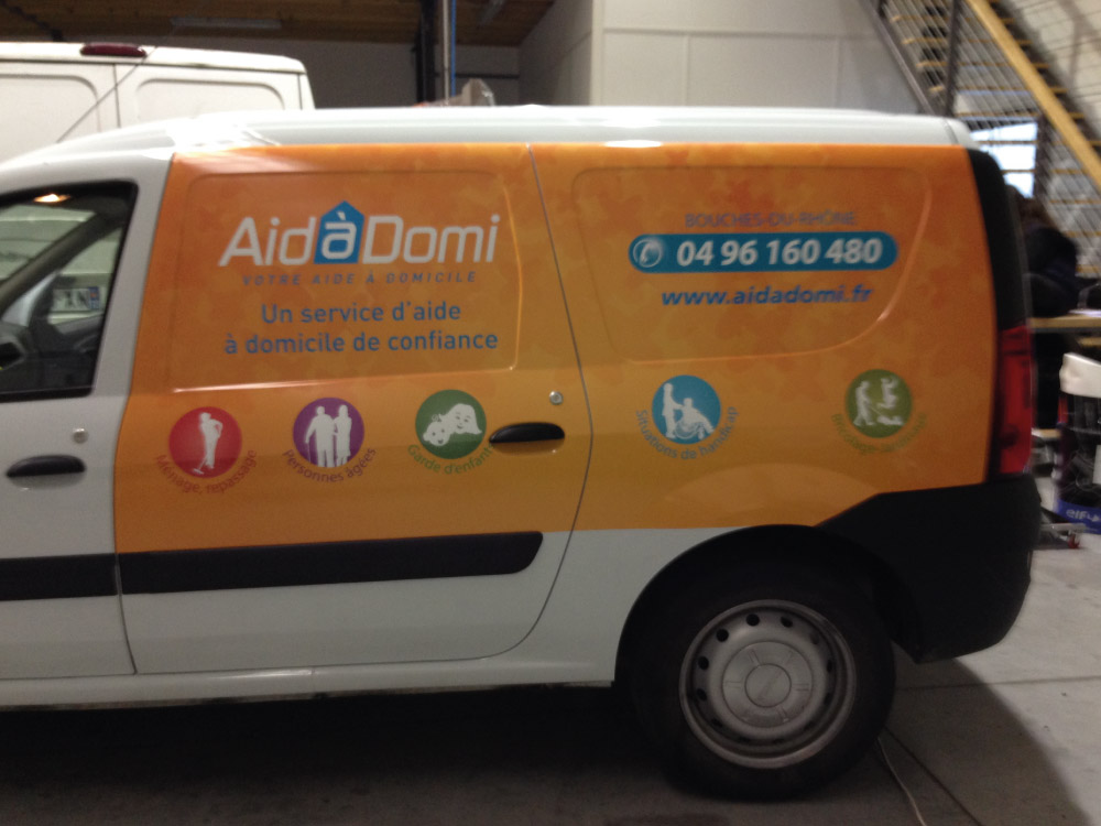 Realisations-communication-decoration-vehicule-aid-a-domi-2