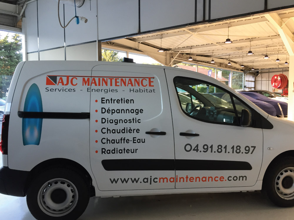 Realisations-communication-decoration-vehicule-ajc-maintenance-2