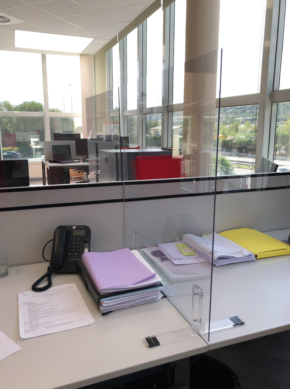 Realisations-protection-bureau-plexiglass-eiffage-3