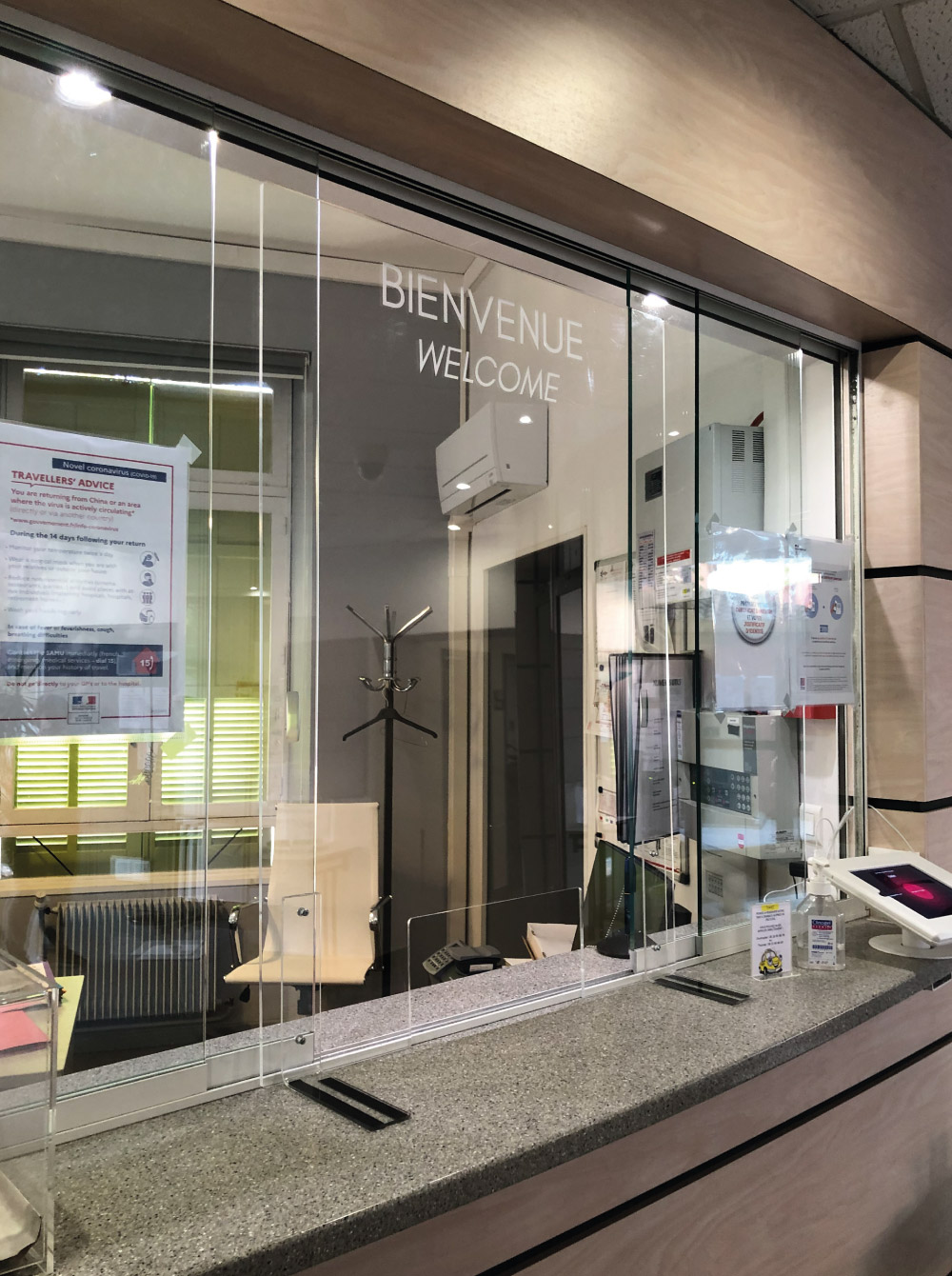 Realisations-protection-plexiglass-cirm