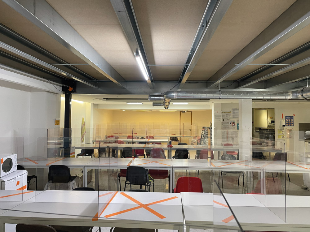 Realisations-protection-plexiglass-mobile-cantine-eiffage