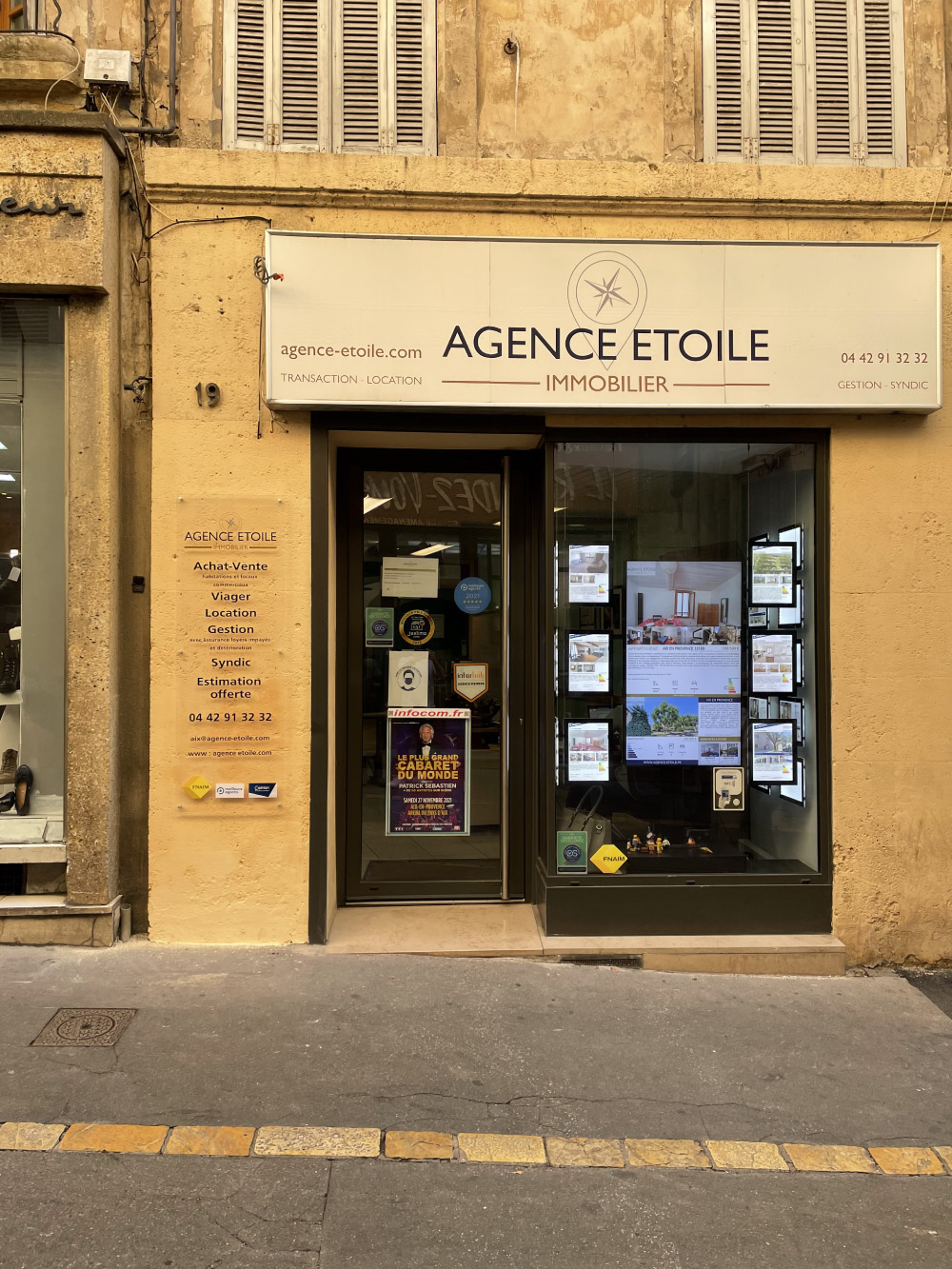 Realisations-signaletique-plaque-plexi-agence-etoile-immobilier