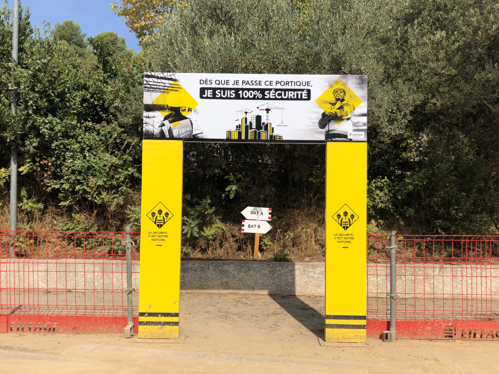Realisations-signaletique-portique-securite-eiffage